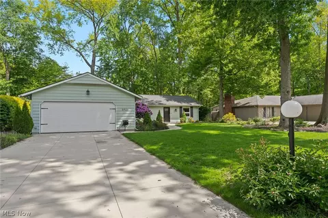 5923 Mills Creek Ln, North Ridgeville, OH 44039
