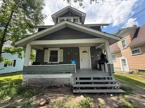 1815 Roosevelt Ave NE, Canton, OH 44705