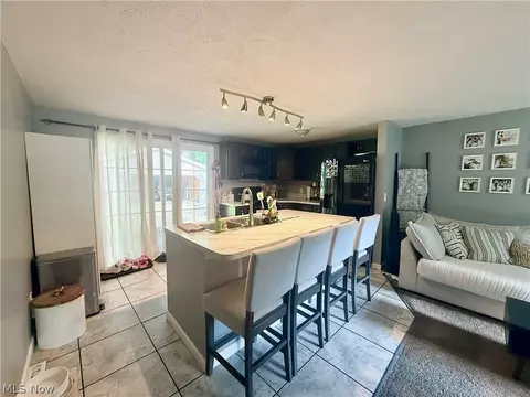 10519 Dewhurst Rd, Elyria, OH 44035 photo 4