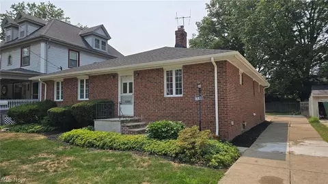 1190 Belle Ave, Lakewood, OH 44107