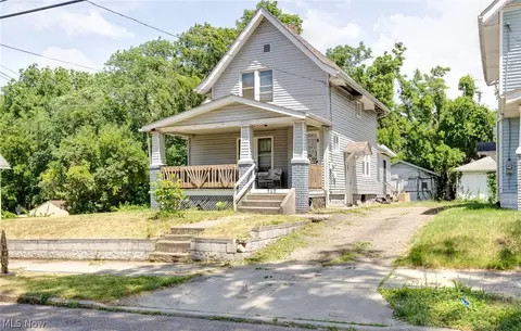 717 Fern St, Akron, OH 44307