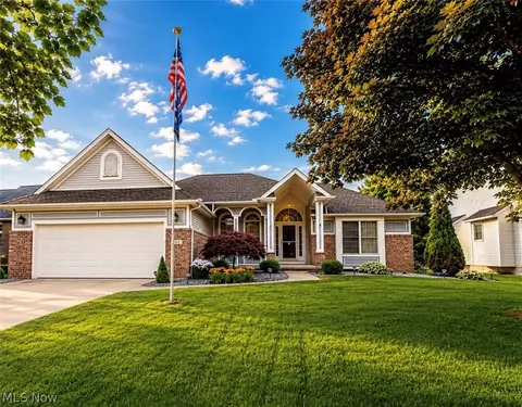 113 Barrington Ct, Elyria, OH 44035