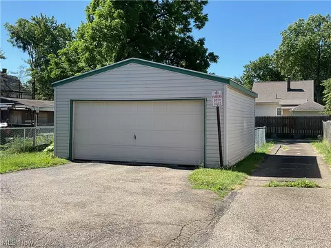 2704 8th St NW, Canton, OH 44708 photo 4