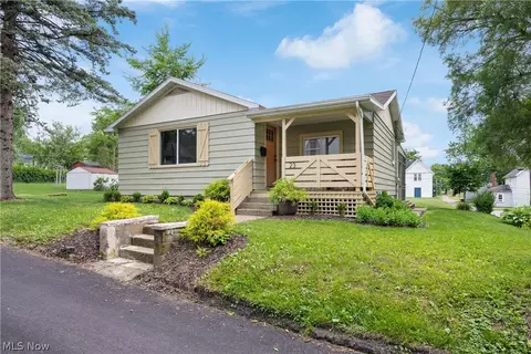 23 Curley Ct SE, Massillon, OH 44646