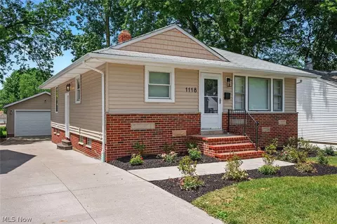 1118 Summit Dr, Mayfield Heights, OH 44124