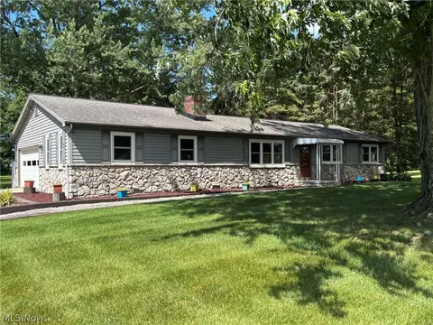 1961 Killian Rd, Akron, OH 44312