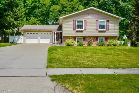 267 High Point Cir, Tallmadge, OH 44278