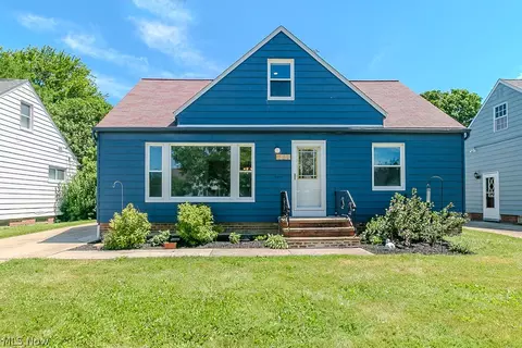 721 Pendley Rd, Willowick, OH 44095