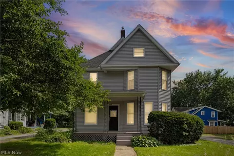 690 Upson St, Akron, OH 44305