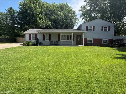 110 Habant Dr, Amherst, OH 44001