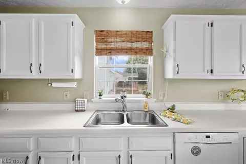 Kitchen - 6514 Candlestick Ave NE, Canton, OH 44721 photo 3 of 5