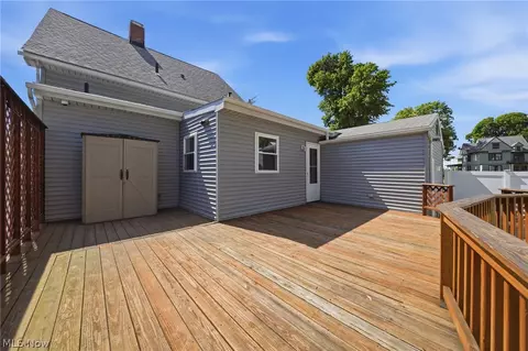 Exterior - 214 Lake Ave, Ashtabula, OH 44004 photo 2 of 7
