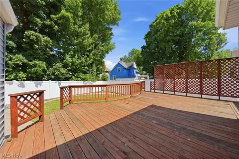 Exterior - 214 Lake Ave, Ashtabula, OH 44004 photo 3 of 7