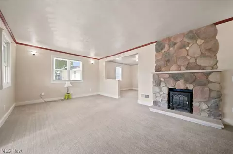 Living - 214 Lake Ave, Ashtabula, OH 44004 photo 2 of 3