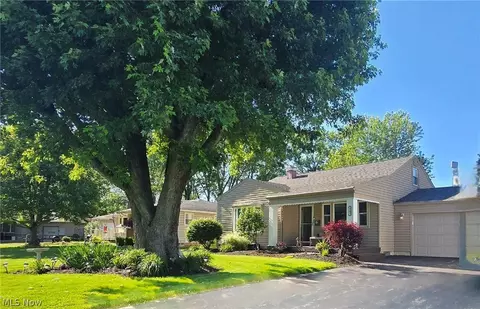 3902 Ayrshire Dr, Youngstown, OH 44511