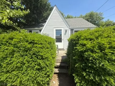 2622 Harmont Ave NE, Canton, OH 44705