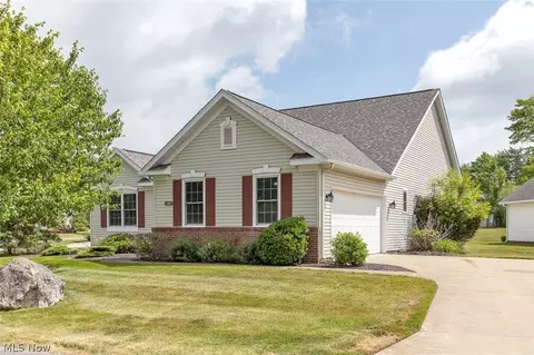 1467 Golden Ln, Broadview Heights, OH 44147