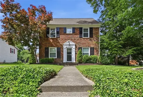 217 Cordelia St SW, North Canton, OH 44720