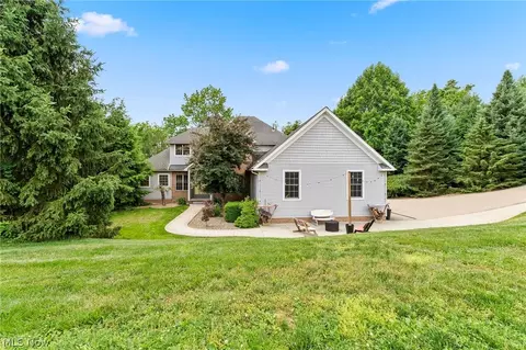 1 Cayuse Trl, Malvern, OH 44644