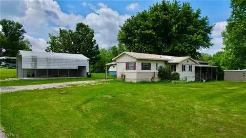 875 Mobile Dr, Zanesville, OH 43701