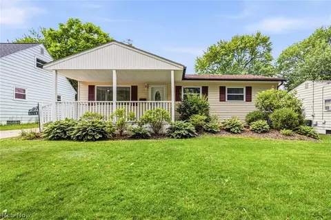 1118 Terrell Dr, Akron, OH 44313