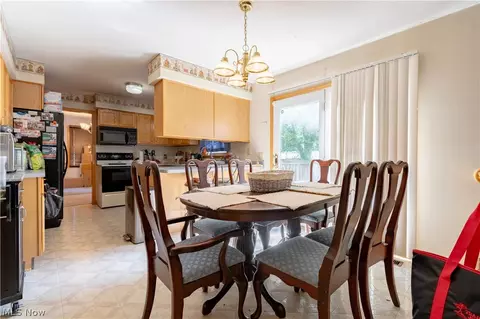 Dining - 6246 Marelis Ave NE, Canton, OH 44721 photo 2 of 2