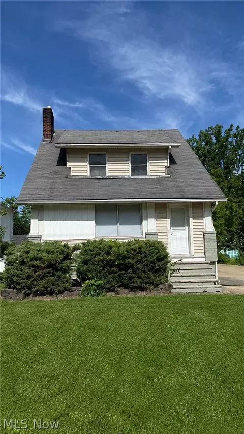 2894 Lost Nation Rd, Willoughby, OH 44094