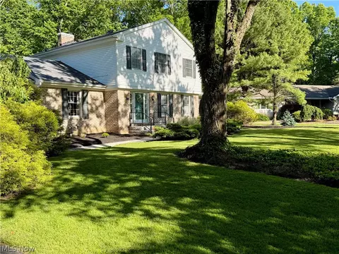 553 N Briarcliff Dr, Canfield, OH 44406