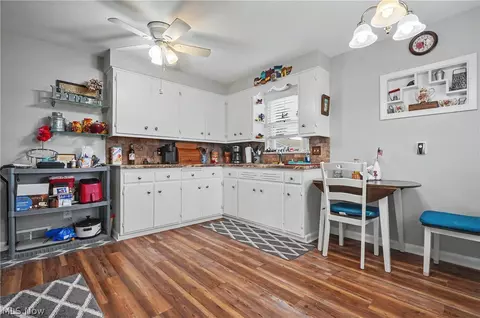 Kitchen - 638 Brandon Ave, Struthers, OH 44471 photo 4 of 4