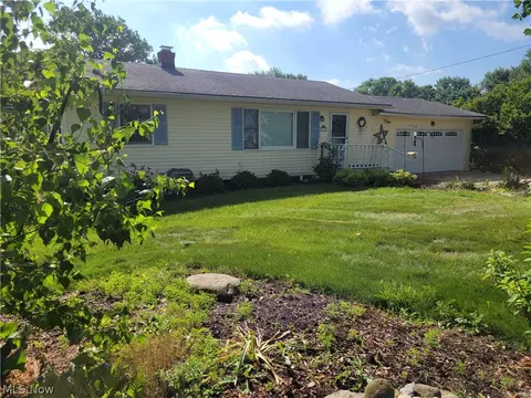 3779 S Hametown Rd, Norton, OH 44203
