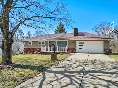 364 S Bon Air Ave, Youngstown, OH 44509