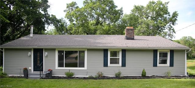 1087 Krumroy Rd, Akron, OH 44306
