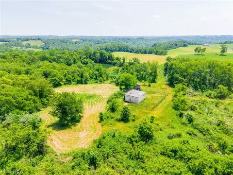 Henderson Ridge Road, Saint Clairsville, OH 43950