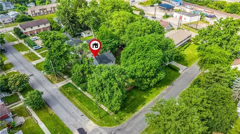 2188 Stone St, Cuyahoga Falls, OH 44221