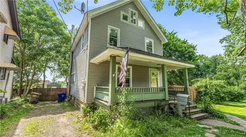 2188 Stone St, Cuyahoga Falls, OH 44221