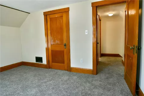 Bedroom - 722 5th St, Struthers, OH 44471 photo 2 of 4