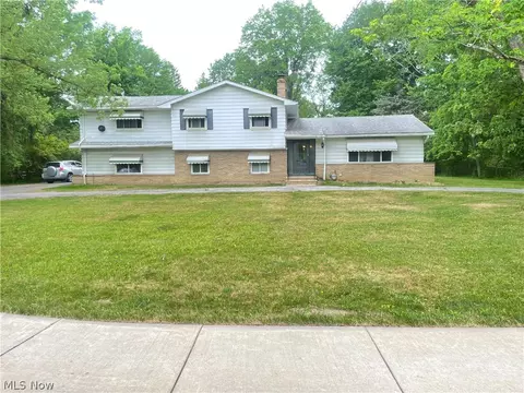 3778 Brainard Rd, Woodmere, OH 44122