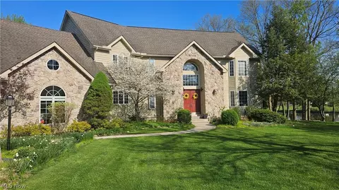 158 Boston Lake Dr, Valley City, OH 44280