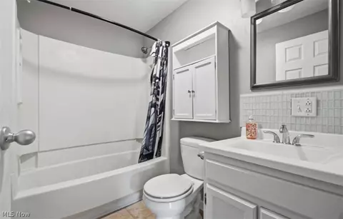 Bath - 1403 Carson Rd, Ashtabula, OH 44004 photo 1 of 2