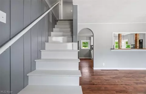 Entry Way - 1403 Carson Rd, Ashtabula, OH 44004 photo 1 of 4