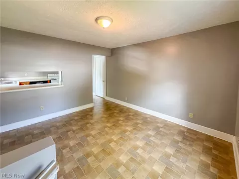 Living - 32 Romaine Ave, Boardman, OH 44512 photo 3 of 5