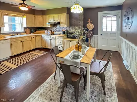 Kitchen - 32 Romaine Ave, Boardman, OH 44512 photo 1 of 7