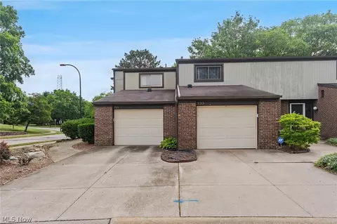 931 Trimble Dr, Akron, OH 44307