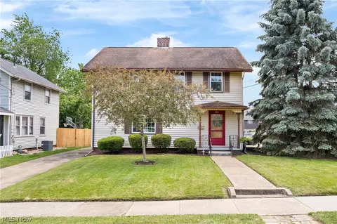 206 Bachtel St SE, North Canton, OH 44720