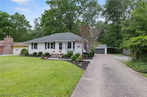 4117 Canterbury Rd, North Olmsted, OH 44070