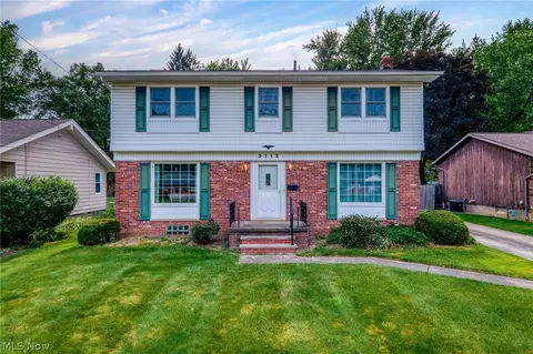 3112 Englewood Dr, Silver Lake, OH 44224
