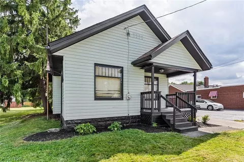2232 Youngstown Rd SE, Warren, OH 44484