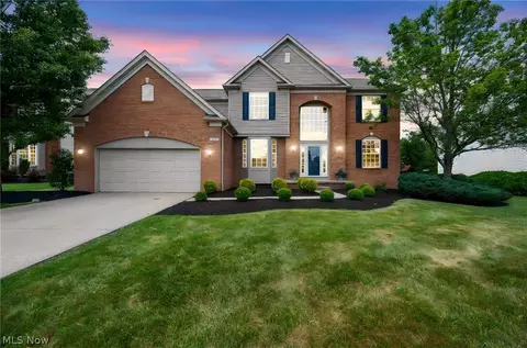 351 Hamilton Dr, Broadview Heights, OH 44147