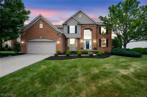 351 Hamilton Dr, Broadview Heights, OH 44147