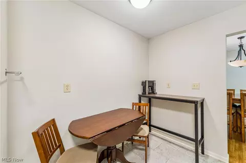 Dining - 865 Old Spring Rd, Copley, OH 44321 photo 2 of 2